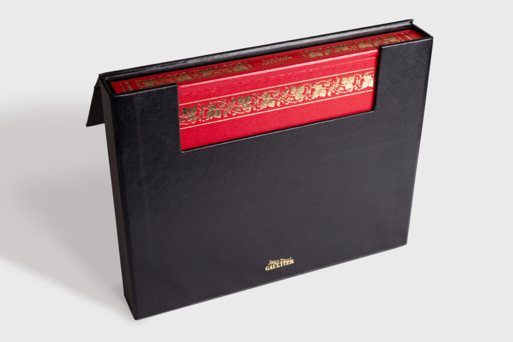 02-Constitution-Jean-Paul-Gaultier